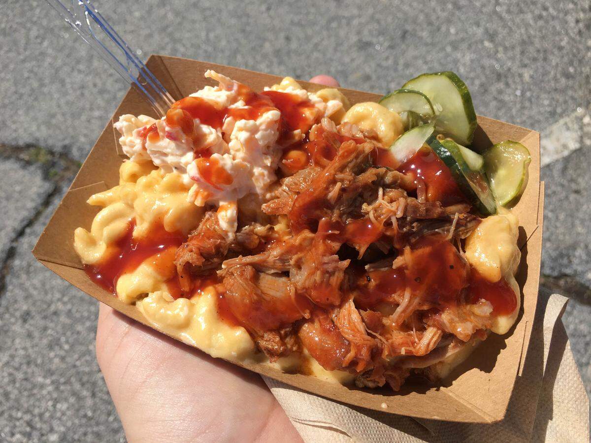 Barbecue macaroni and cheese