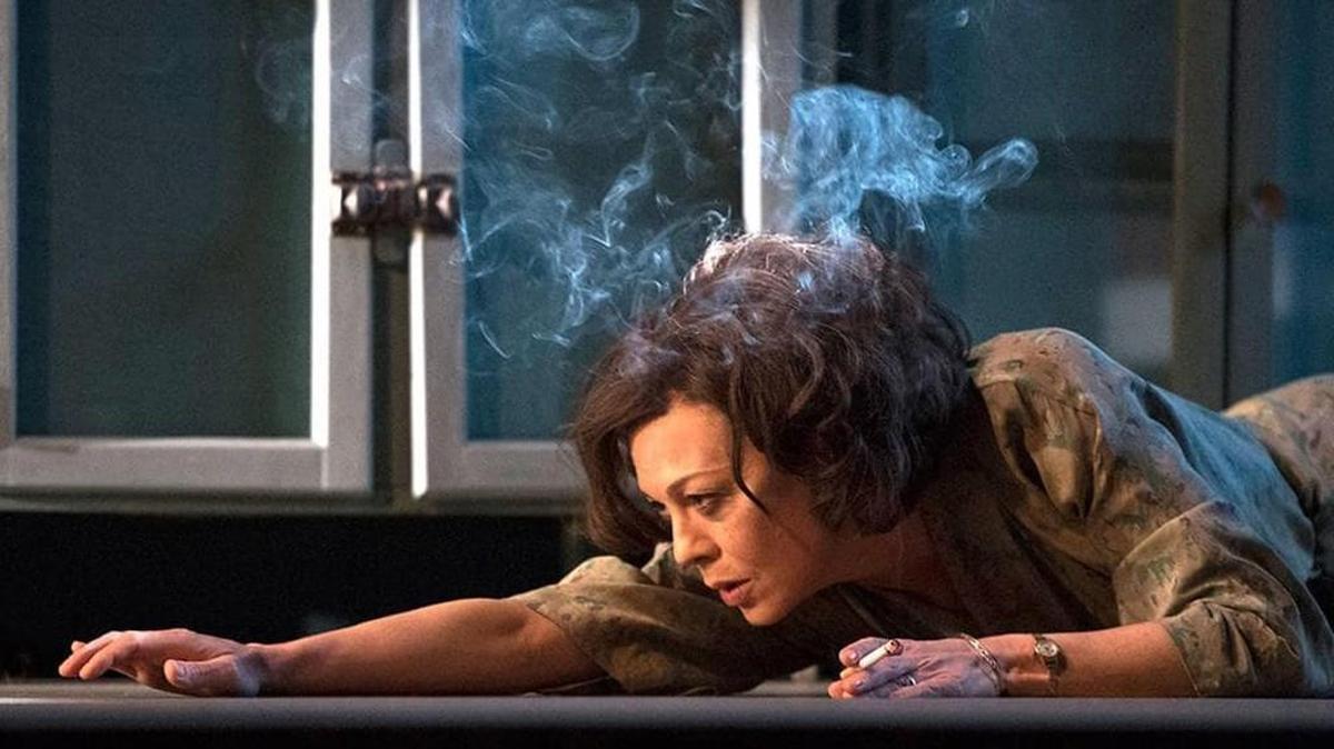 Helen McCrory plays Hester Collyer in “The Deep Blue Sea,” the National Theatre’s latest production in its NT Live series.
