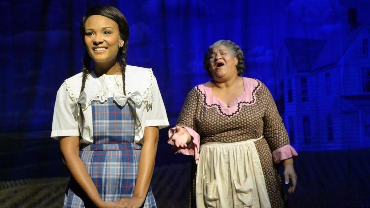 Kimberly Kelsey Epps, left, as Dorothy and Venis Glover as Aunt Em star in Theatre Macon’s new production of “The Wiz.”