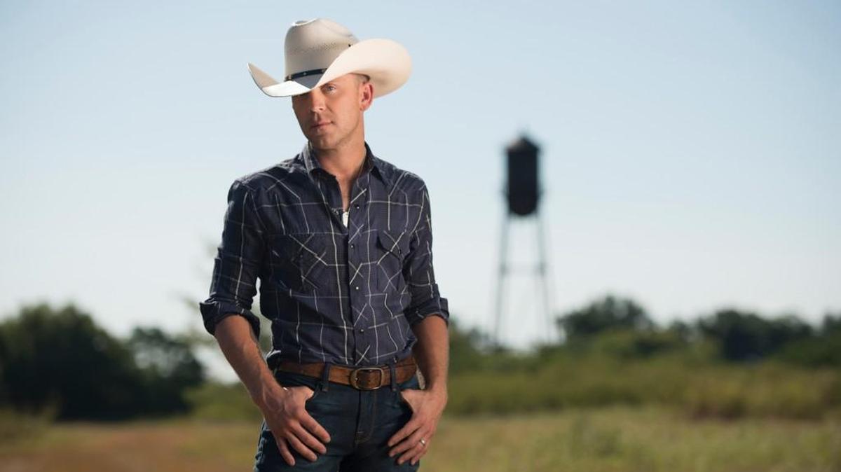 Justin Moore will perform in concert with Lee Brice on Saturday at the Macon Coliseum.