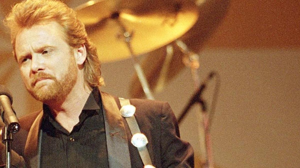 Lee Roy Parnell will perform Dec. 9 at Cox Capitol Theatre.