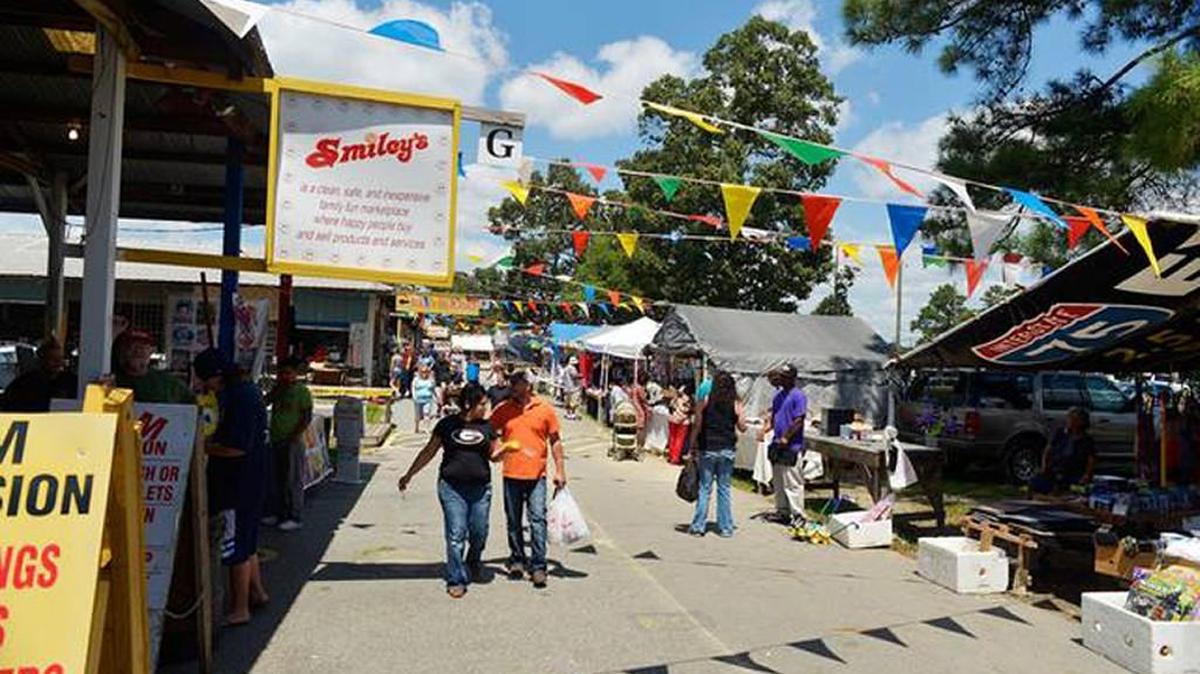 Explore the booths of the many vendors at Smiley’s Flea Market.