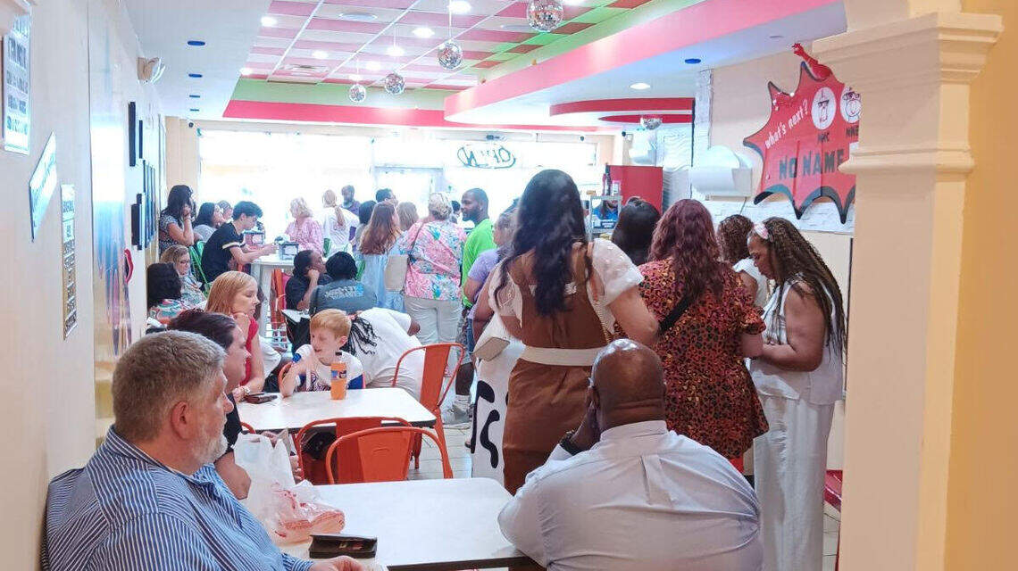 New Warner Robins spot preps for opening with free burgers to local teachers, first responders