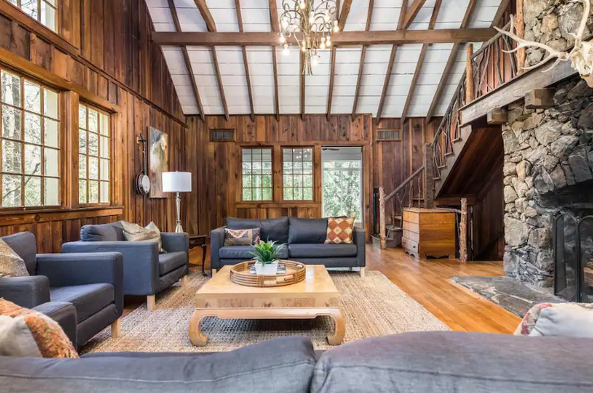 Charming lodge in downtown Macon