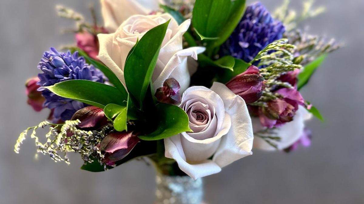 Blooming Girls Flower Shop