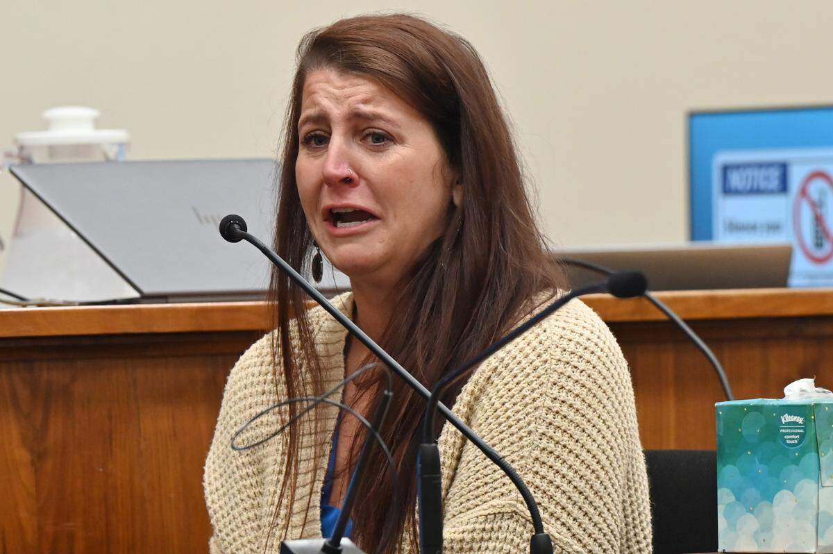 Lindsey Justice-Smith gives a victim impact statement during the sentencing hearing for Eric Head on Thursday, Oct. 30, 2025, at the Bibb County Superior Courthouse in Macon, Georgia. Justice-Smith was one of the seven people on the pontoon boat during the 2021 Lake Tobesofkee crash that killed William Childs.