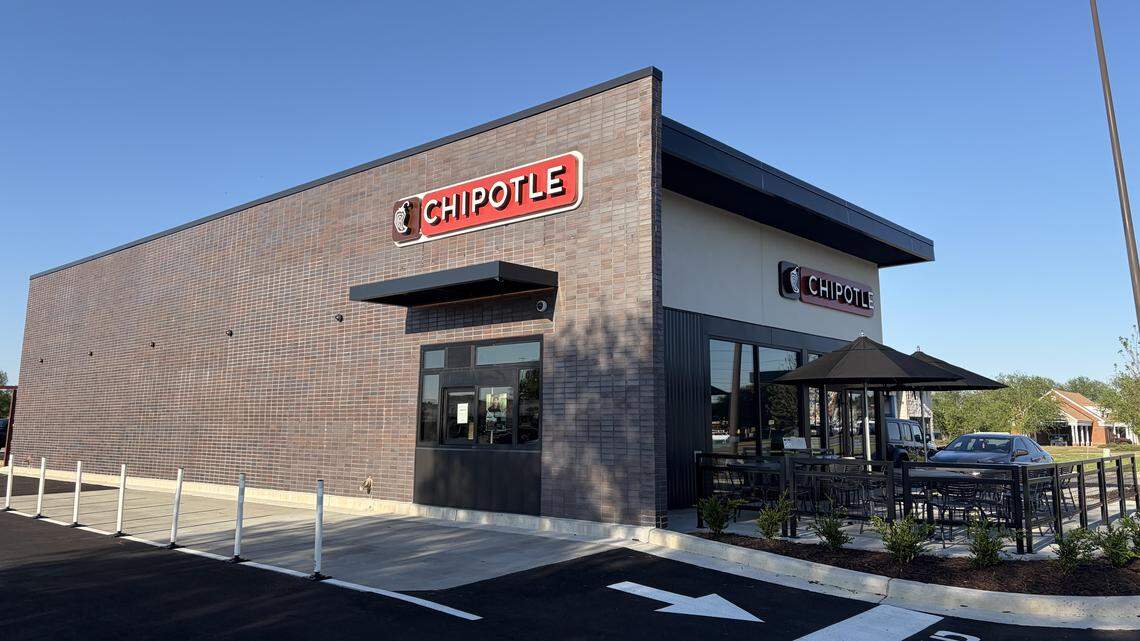 New Chipotle Mexican Grill with digital drive-thru opens this week in Warner Robins