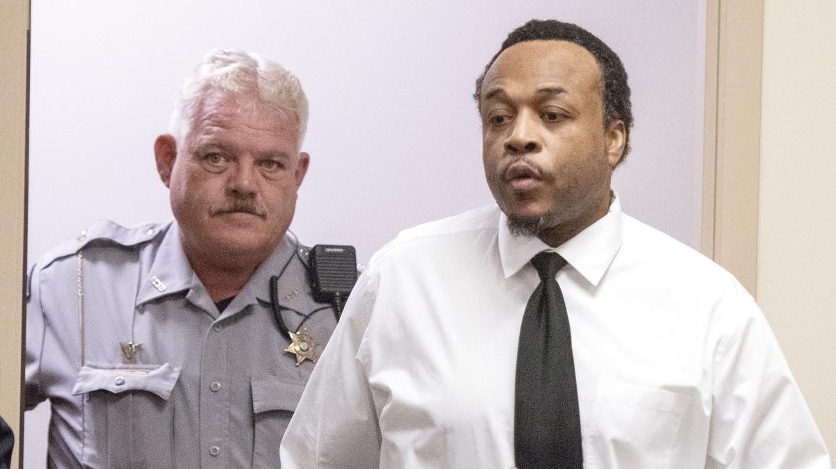 Calvin Stapleton walks into Bibb County Superior Court Wednesday before closing arguments of his murder trial. Stapleton is charged in the April 2017 death of Andre Taylor.