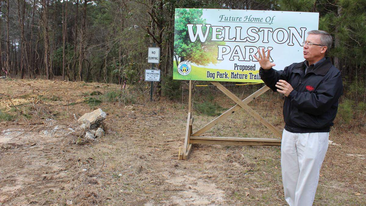 WAYNE CRENSHAW/THE TELEGRAPHJim Taylor, vice president of Wellston Trees and Greens, discusses plans for Wellston Park in Warner Robins.