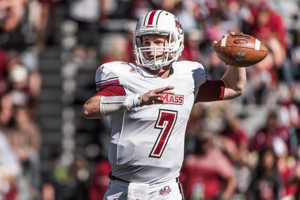 Massachusetts quarterback Andrew Ford (7) attempts a pass against South Carolina in 2016.