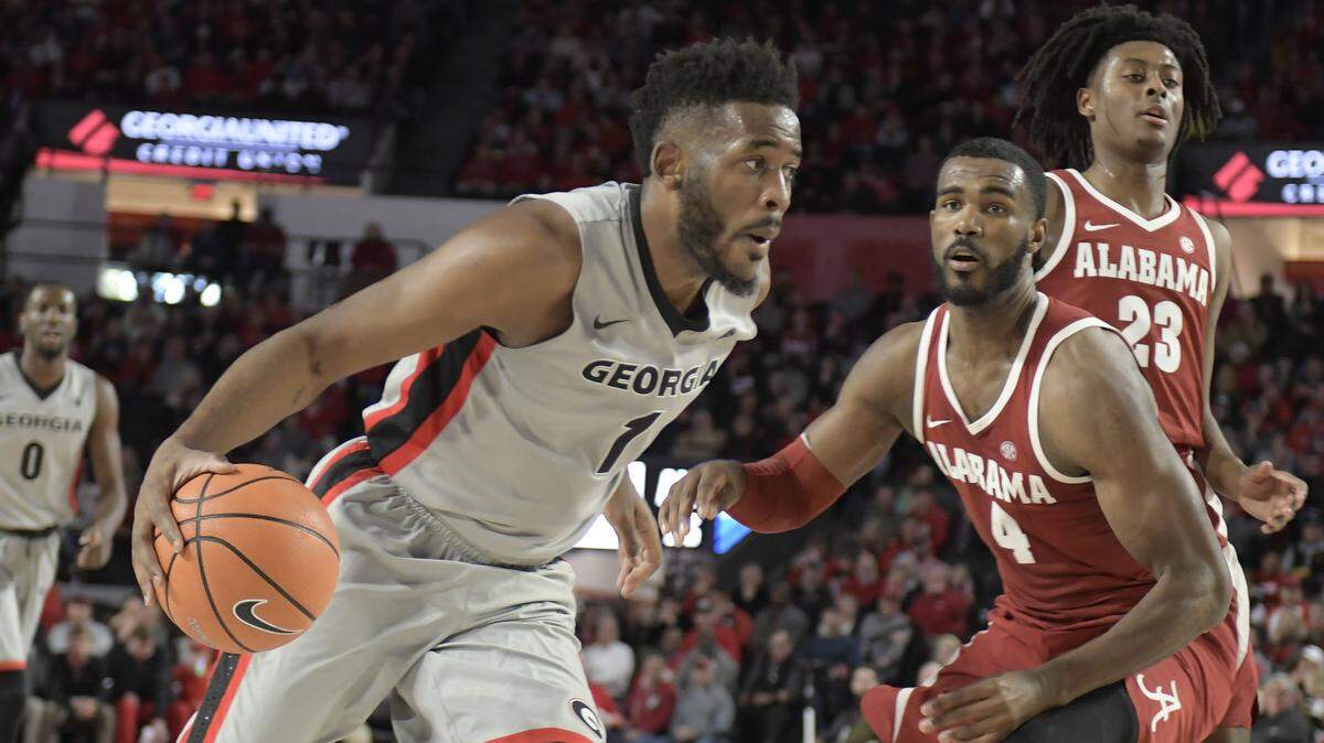 Yante Maten drives the ball during Georgia's win over Alabama.