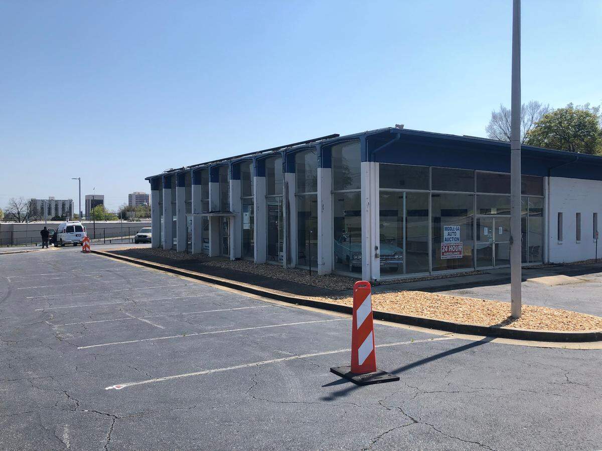 The old Lamar Pontiac dealership will be torn down to make way for a new Five Star automobile body shop at 1090 Riverside Drive across from Rose Hill Cemetery.