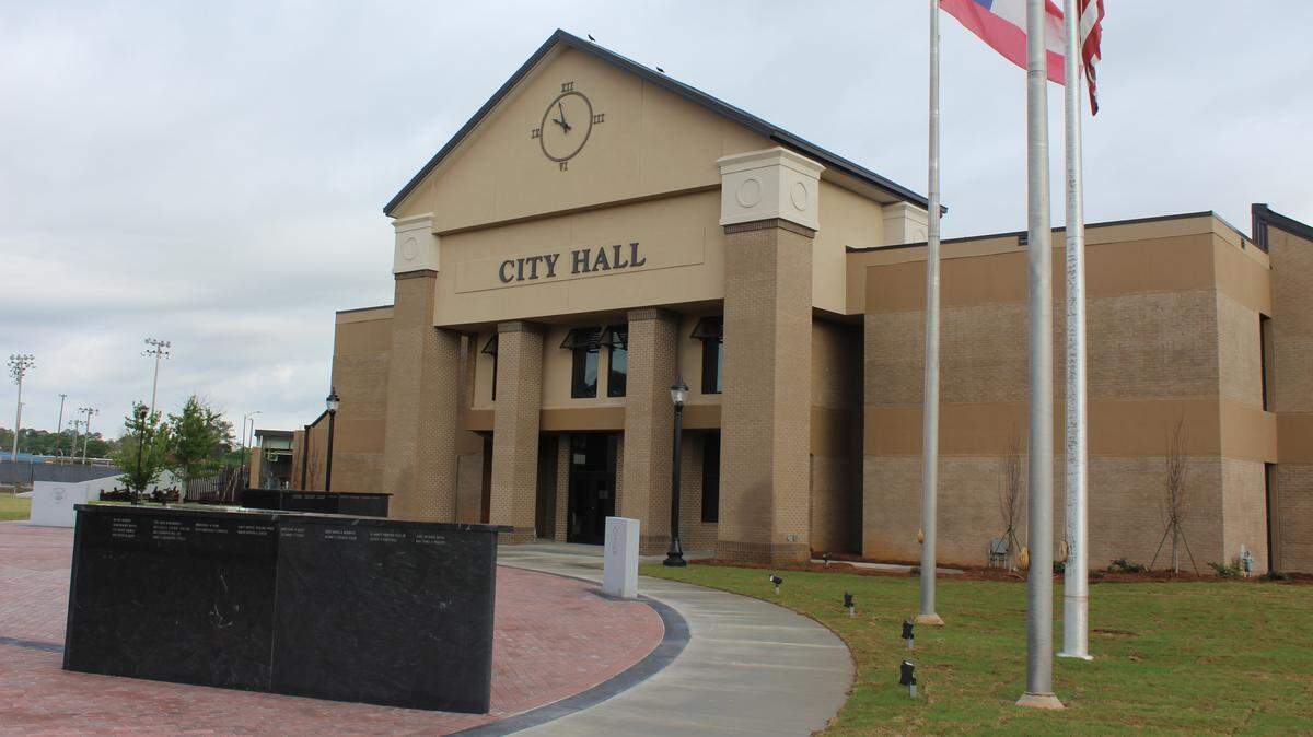 At the May 20, 2024, City of Warner Robins Mayor and Council meeting, the governing body voted unanimously to amend the current code section concerning the city-wide curfew for minors 17 years of age and younger.