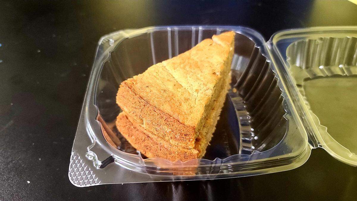 Banana cake at Roots Plant Based Cafe in Byron.