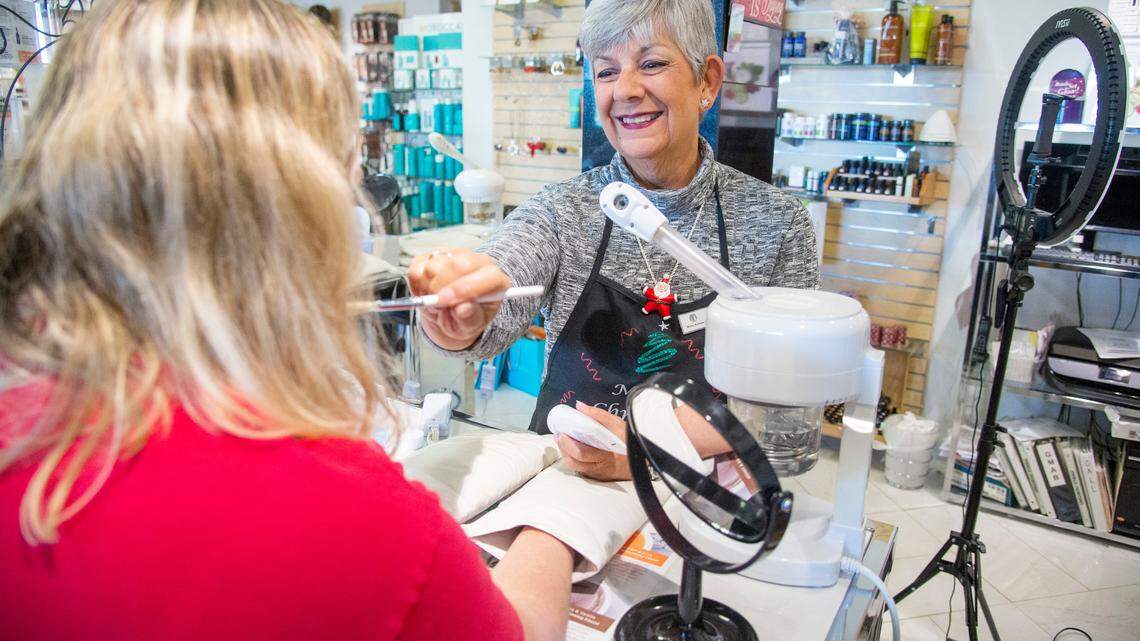 Here’s how to stay stress-free during the holidays, according to Middle Georgia experts