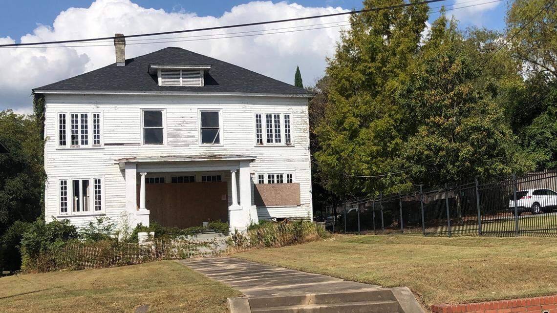 The Macon-Bibb County Planning & Zoning Commission approved demolition of this 1915 house at 2353 Vineville Ave.