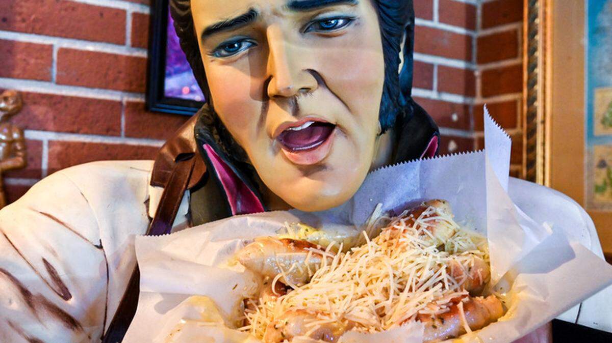 The garlic-buttered bread sticks are beloved at Macon’s Ingleside Village Pizza. They’re almost as adored as the Elvis statue inside the renowned eatery. (And, pssst, they’re breadsticks, not “knots.”)