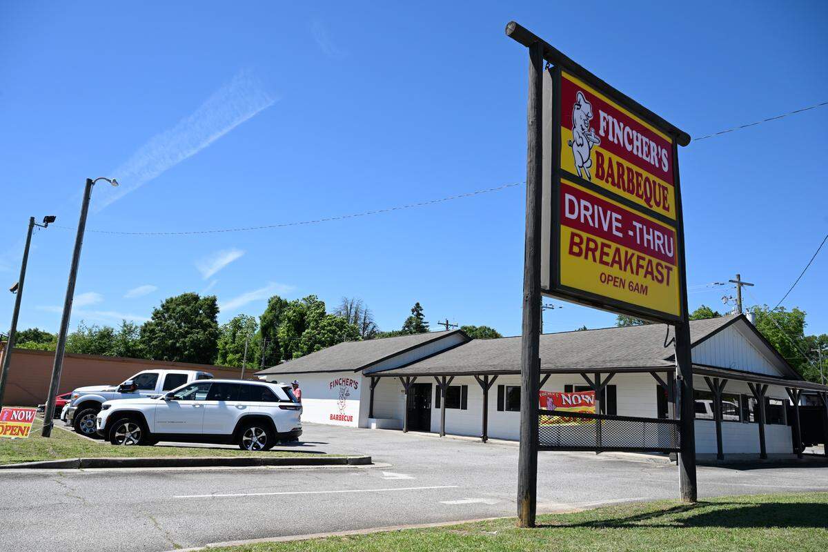 The new Fincher’s Barbecue located at 102 South Armed Forces Blvd in Warner Robins.