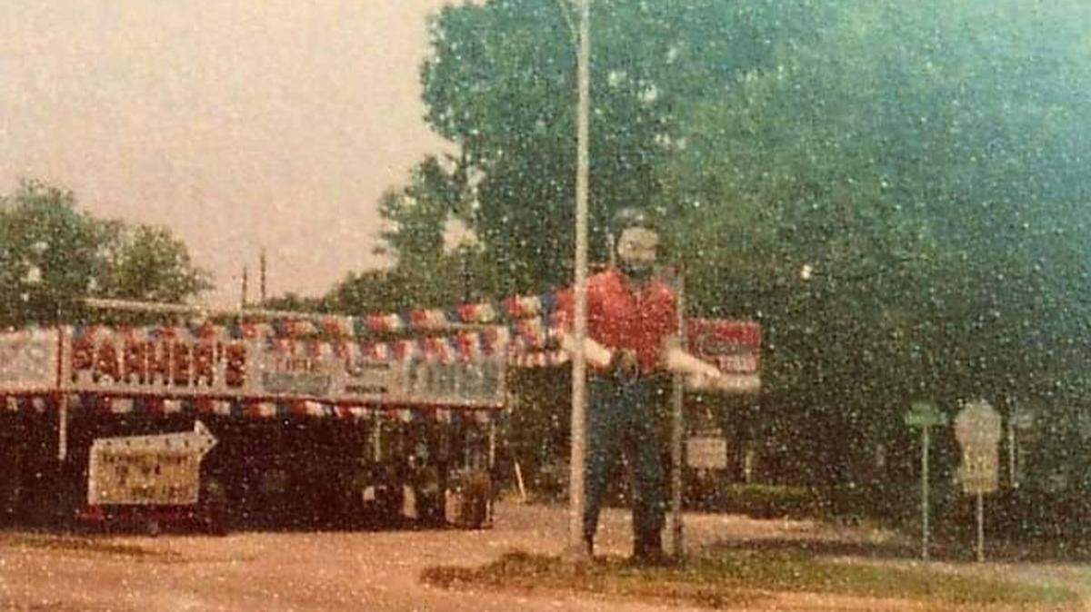 A Paul Bunyan giant sat in front of various Albany businesses, including Parker’s Tires in the late ’80s.
