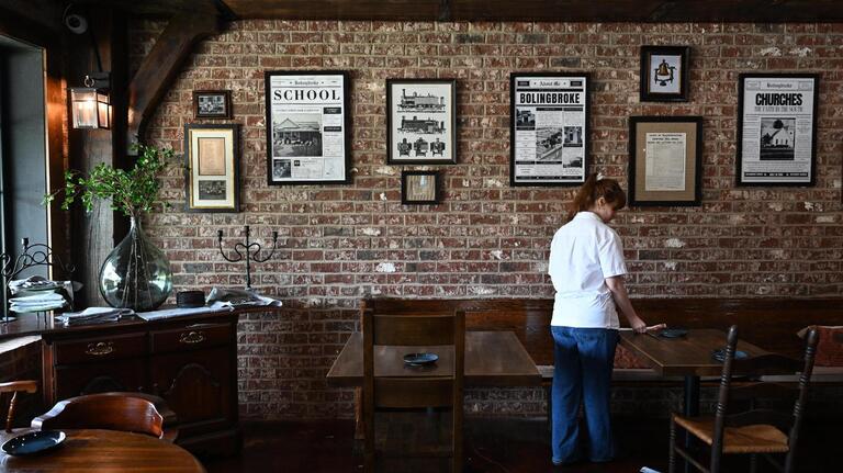 A new restaurant serves Southern food in a historic train depot in Bolingbroke