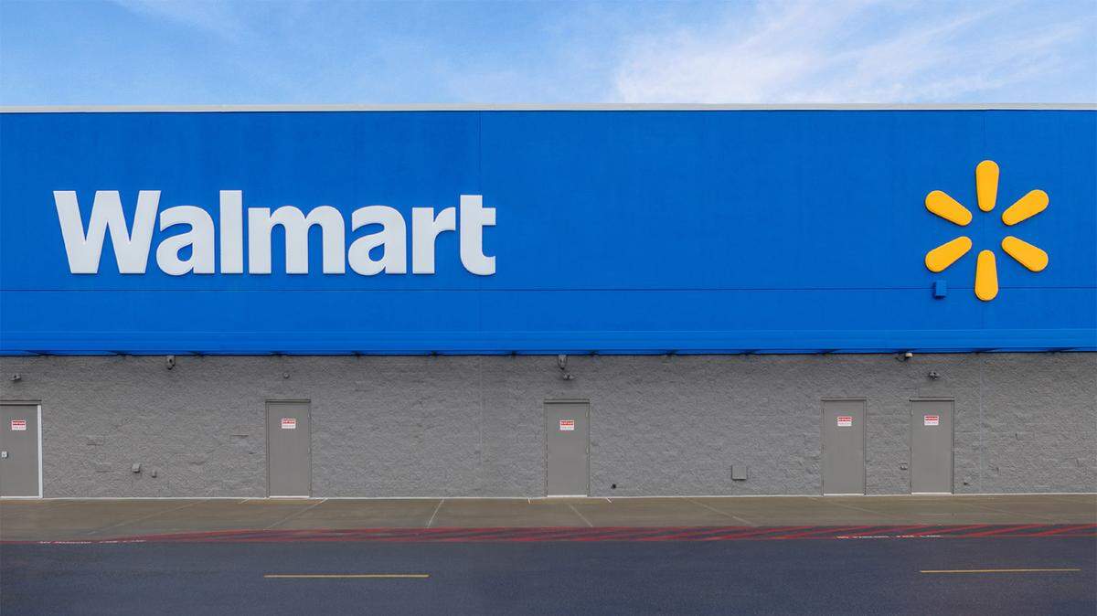 Milledgeville Walmart patron Rosie Griffin sues for $200K+ after elbow injury caused by negligence. Federal court documents detail the damages.