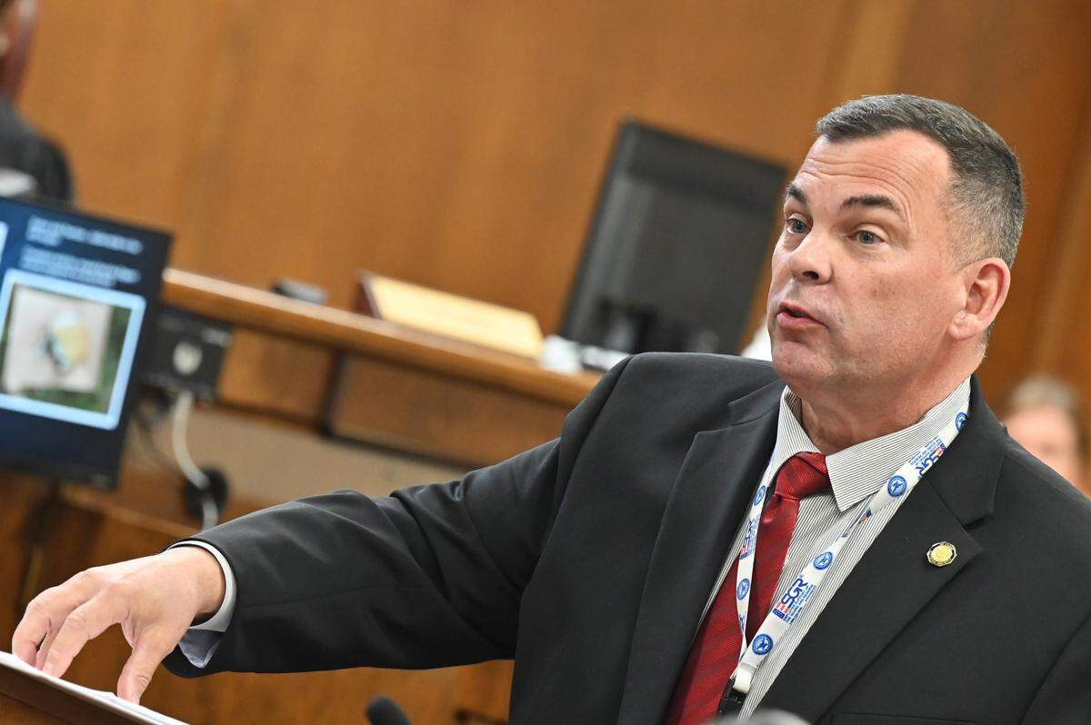 Macon Judicial Circuit chief assistant district attorney Tony May speaks to jurors during closing arguments on Thursday, Jan. 22, 2026, at the Bibb County Courthouse in Macon, Georgia. Jury deliberations began Thursday in the case against Raymond Leverett, the murder suspect in John “J3” Fleming III’s death in Macon.