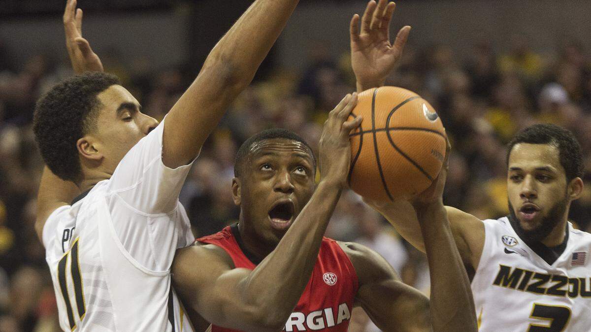 E'Torrion Wilridge tries to find room to put up a shot against Missouri.
