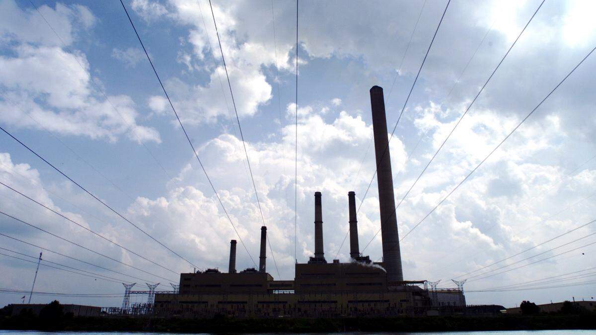 Telegraph file photo 
 Now that Plant Branch, seen here in a 1999 photo, has closed, Lake Sinclair is getting a new landmark. A $14 million hotel project has been announced for the lake near Milledgeville.