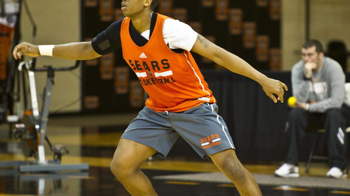 Mercer basketball player Stephon Jelks and the Bears travel to Coastal Carolina on Tuesday for the CIT.