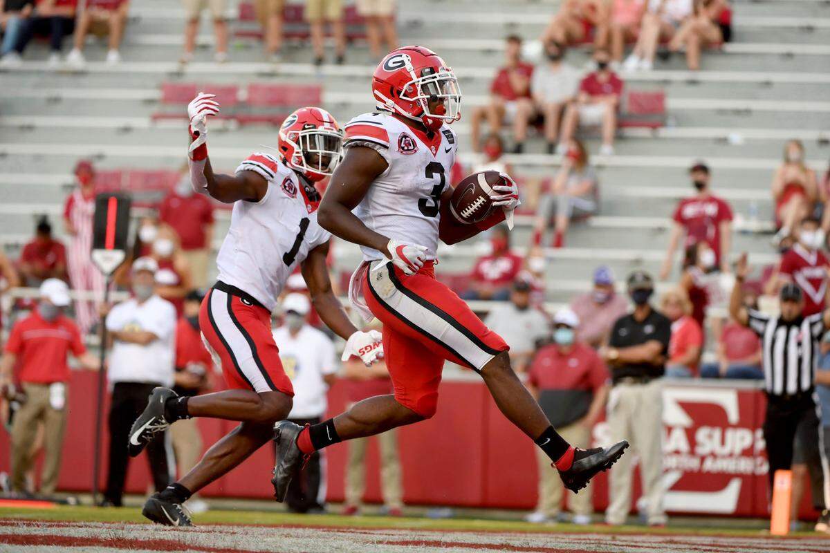 Georgia running back Zamir White (3) is 11th in the SEC with 266 rushing yards in four games in 2020.