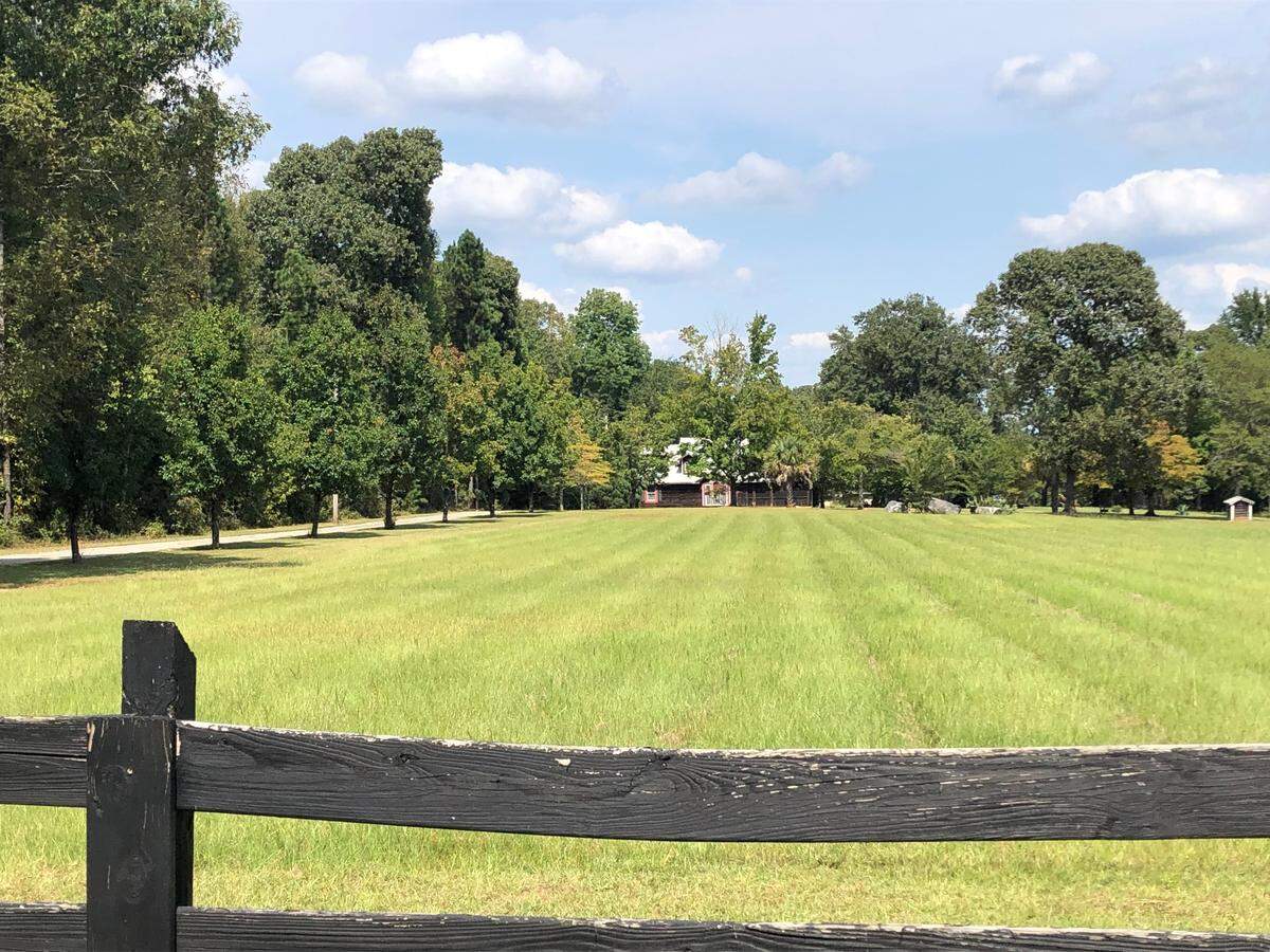 The Riggins Mill Road home of Fred and Peggy White in rural Twiggs County near Dry Branch.