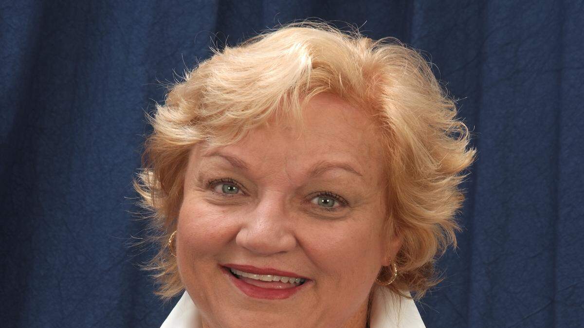 Carolyn Robbins