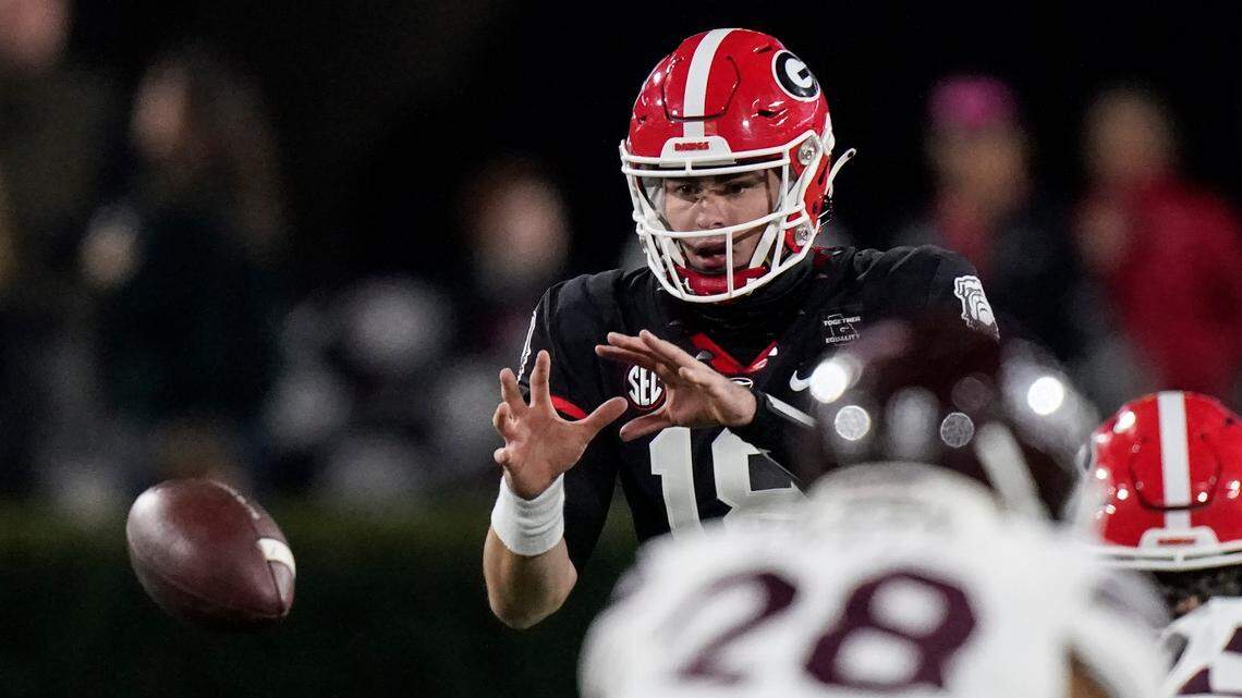 First look: Top story lines, betting odds for South Carolina vs Georgia game