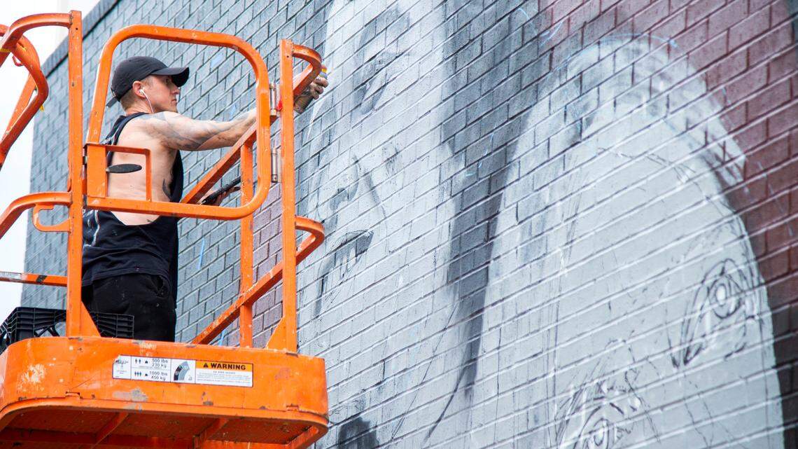 This new Capricorn mural will pay tribute to the Allman Brothers. Meet the artist.