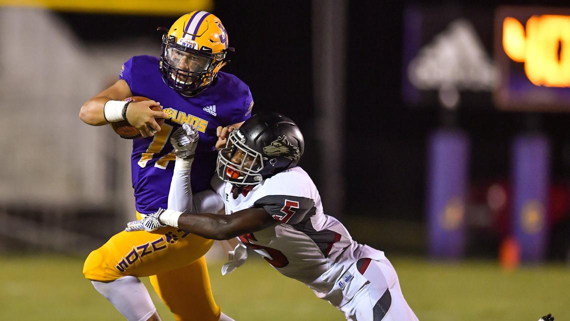 High school football roundup: High powered offenses lead teams to victories in week 1