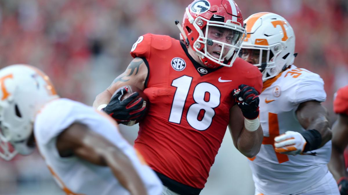 Georgia tight end Isaac Nauta (18) splits the Tennessee defense as he heads for the end zone after picking up a fumble by Jake Fromm on the Tennessee 31-yard line on Sept. 29. It was the first score of the game.  Georgia beat Tennessee, 38-12.
