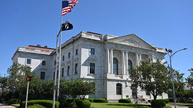 Washington County officials conspired to benefit from dropped charges, lawsuit says