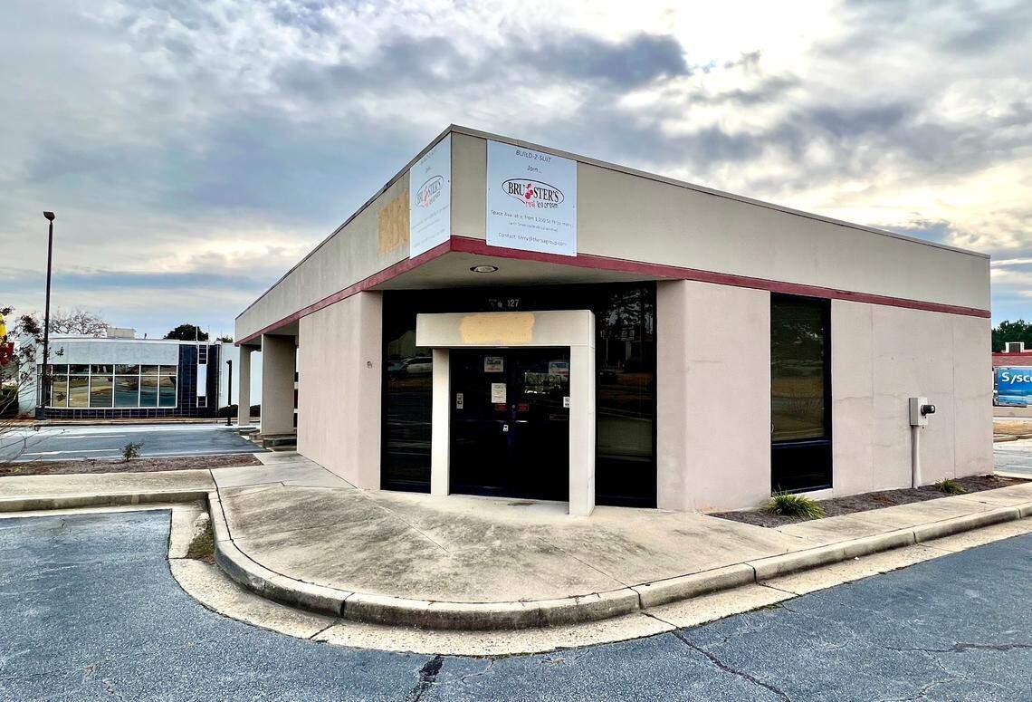 A Florida couple’s plans to transform this former bank building at 127 Russell Parkway to house a Bruster’s Real Ice Cream shop and a compatible restaurant have changed. They’re still planning a Bruster’s but in a new building with more food options. Meanwhile, they’re leasing the property.