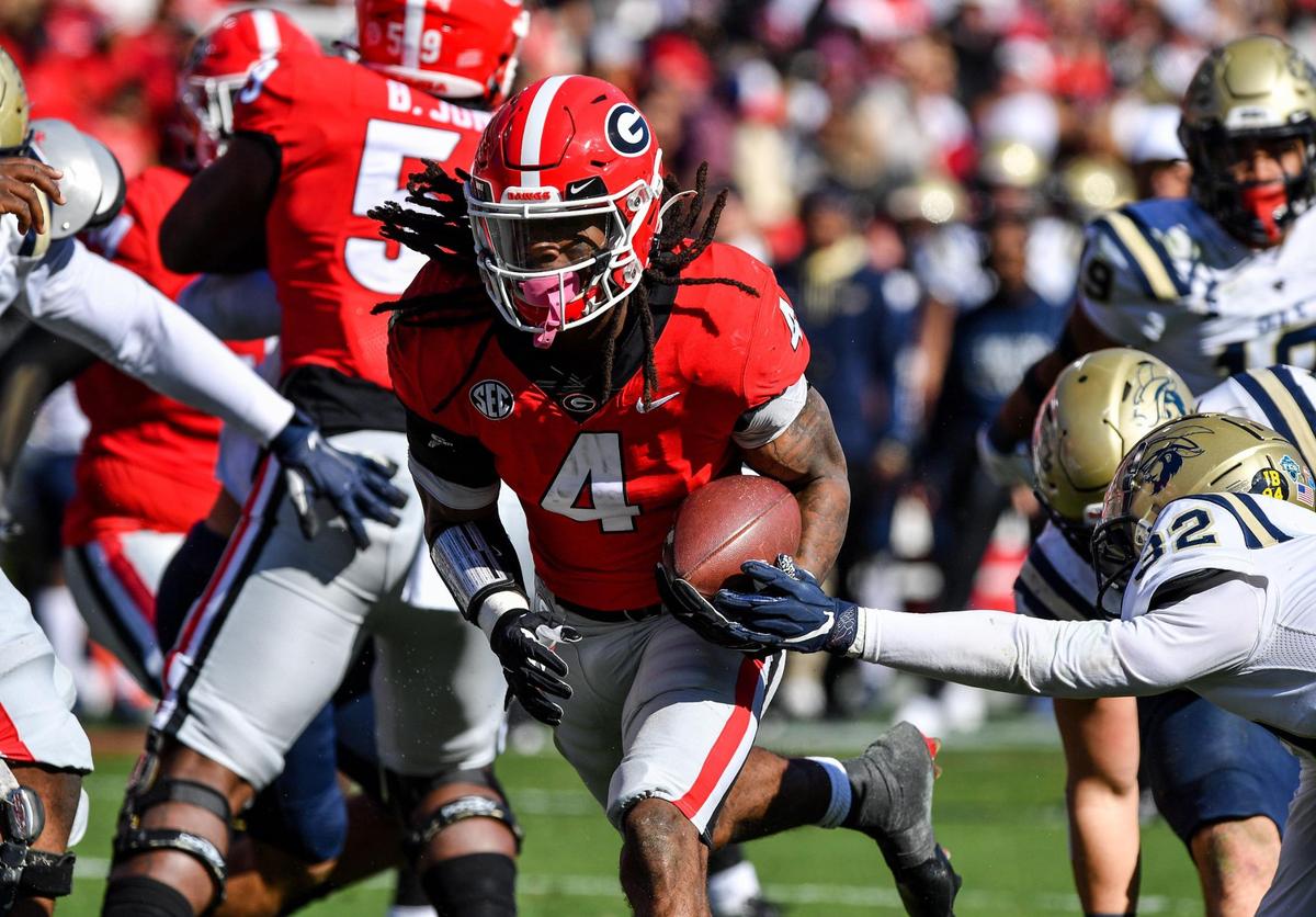 Georgia running back James Cook heads to the endzone for a Georgia touchdown Saturday against Charleston Southern.