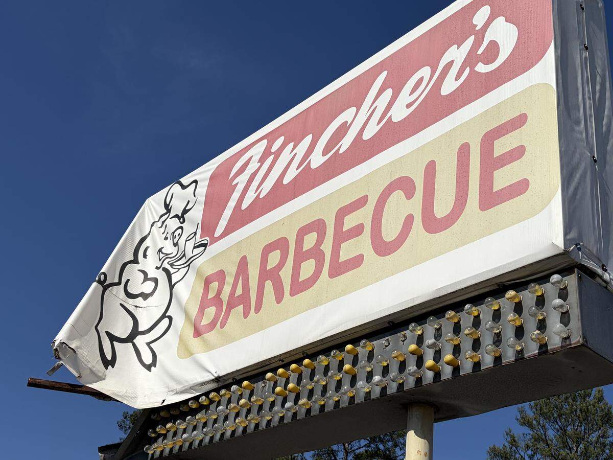 Fincher’s Barbecue sign at the out-going Fincher’s Barbecue location on North Davis Drive. A new Fincher’s Barbecue is coming to 102 South Armed Forces Blvd. in Warner Robins across from Robins Air Force Base.