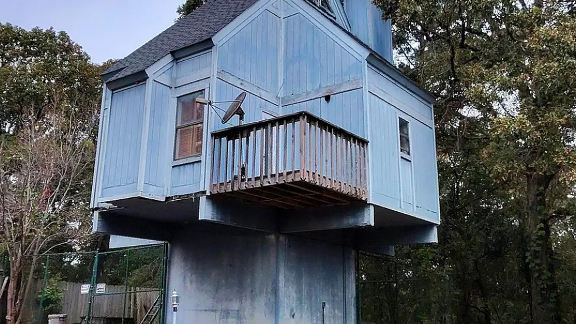 Zillow Gone Wild featured this Warner Robins home in new post.