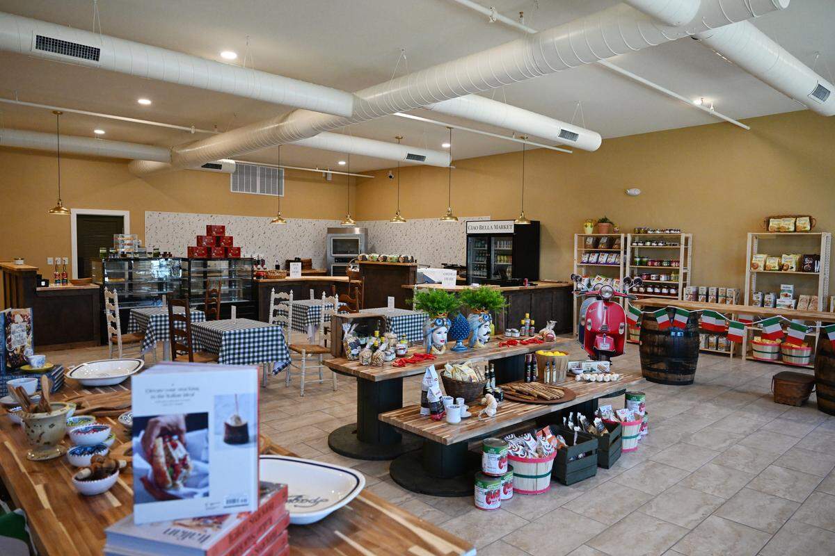 Ciao Bella Market can be found on the first floor of The Chalet Lofts on Northside Drive in downtown Perry. The market sells authentic Italian products such as sauces and pastas, deli sandwiches and beverages.