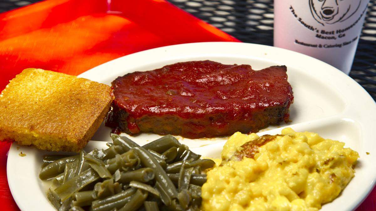 WOODY MARSHALL/THE TELEGRAPHMeatloaf, green beans and macaroni and cheese are among the possible menu items at the Bear's Den.