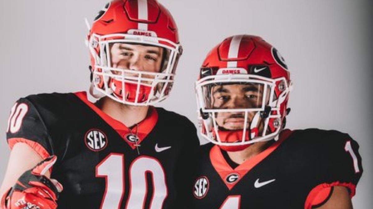 Tight end signee Ryland Goede (left) poses with WR commit Dominick Blaylock. Goede signed with the Georgia Bulldogs on Dec. 19 as part of the early signing period.