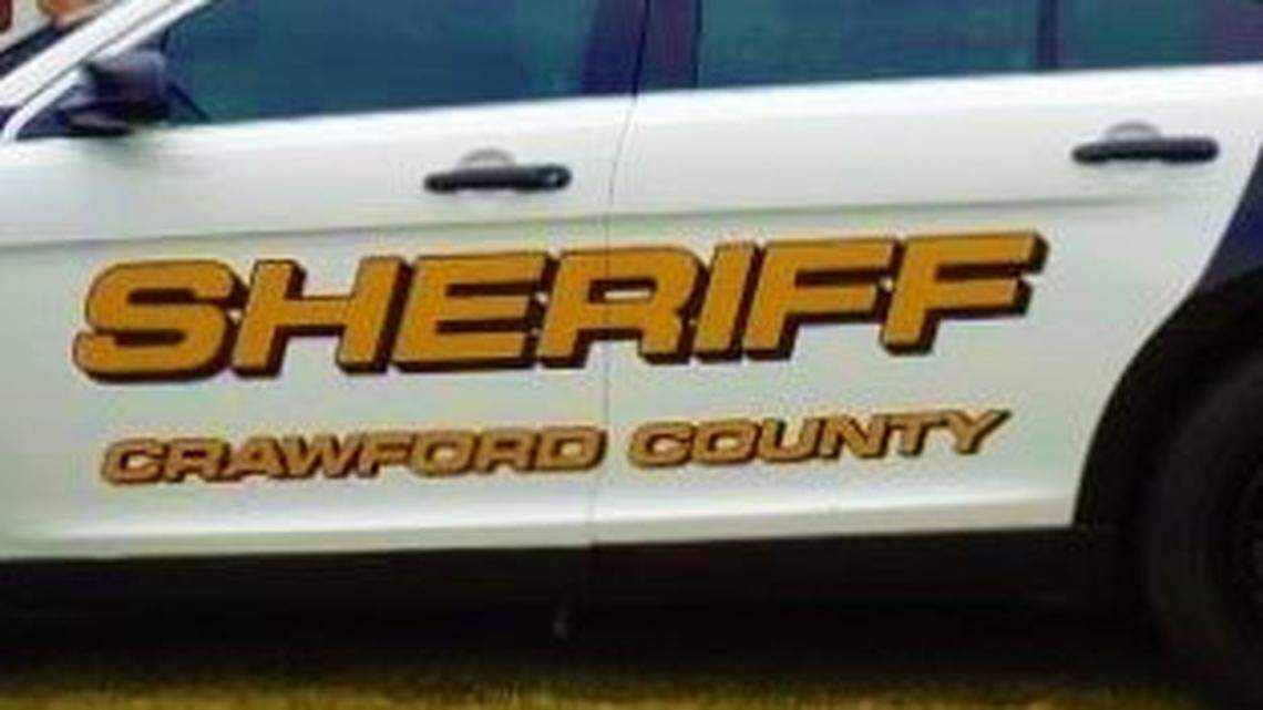 Police identify dead body found in ditch along highway in Crawford County