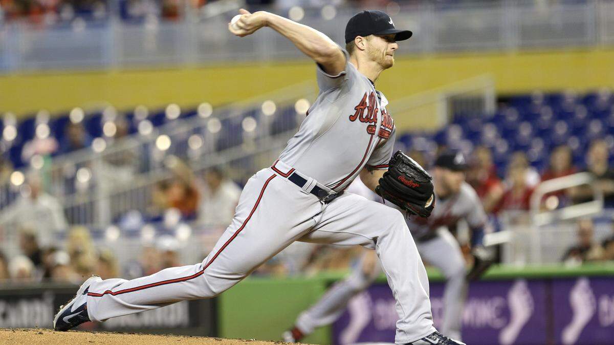 The Arizona Diamondbacks agreed to acquire All-Star right-hander Shelby Miller from the Atlanta Braves for overall No. 1 draft pick Dansby Swanson, outfielder Ender Inciarte and pitching prospect Aaron Blair on Wednesday.