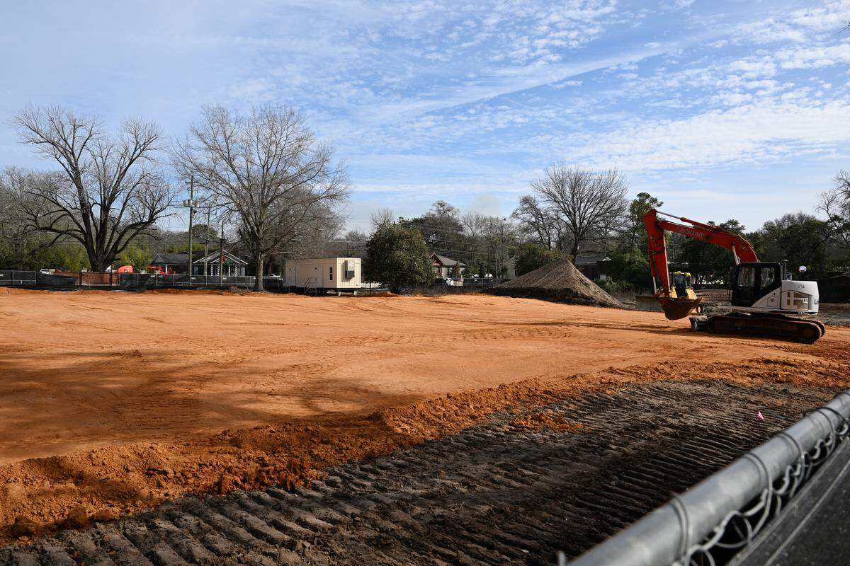 Site work is underway for a new Morris Bank at the former New Perry Hotel location at 800 Main Street in historic downtown Perry