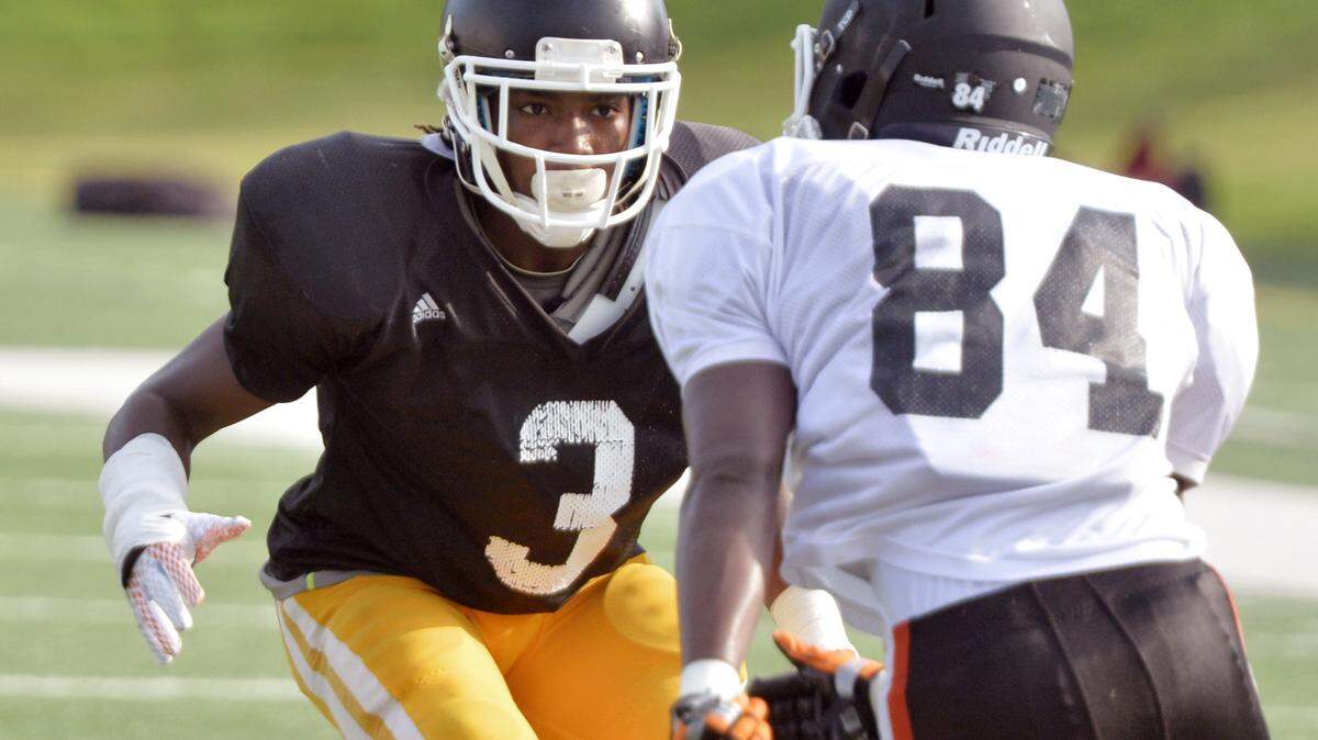 Mercer defensive back Stephen Houzah played his high school ball at Lakeside-Evans.