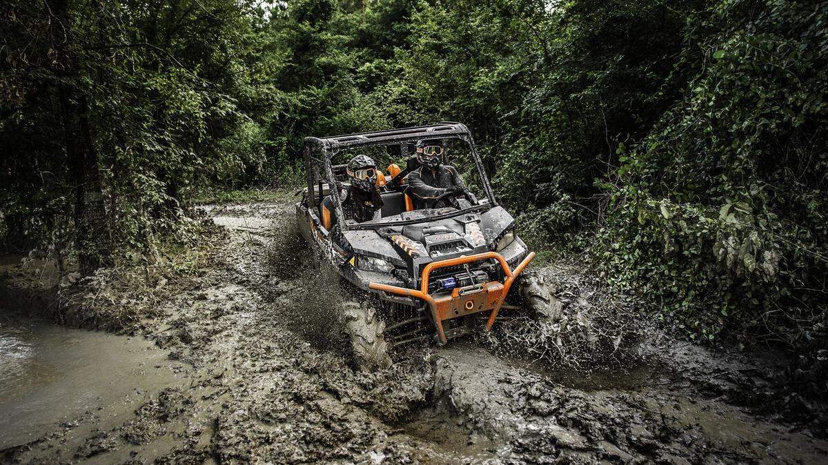 A 2016 Polaris Ranger XP(R) 900 EPS High Lifter Edition.