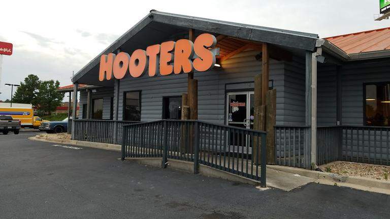 Macon’s only Hooters closes its doors. ‘Please trust that we did everything we could’